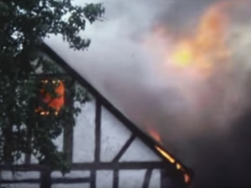 Em Derfje: Als Rockenfeld in Flammen stand
